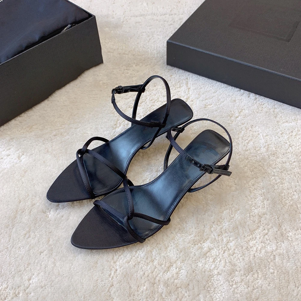Women'S Shoes Clogs - Luksusowe, designerskie czółenka z cienkim, czarnym